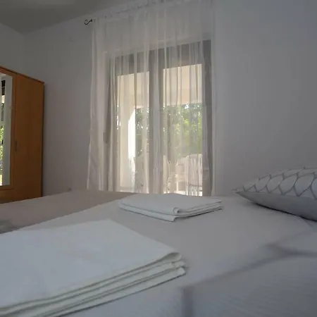 Mate Apartman *