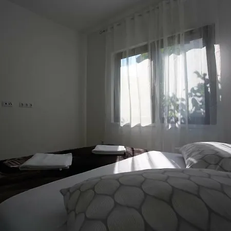 Mate Apartman *
