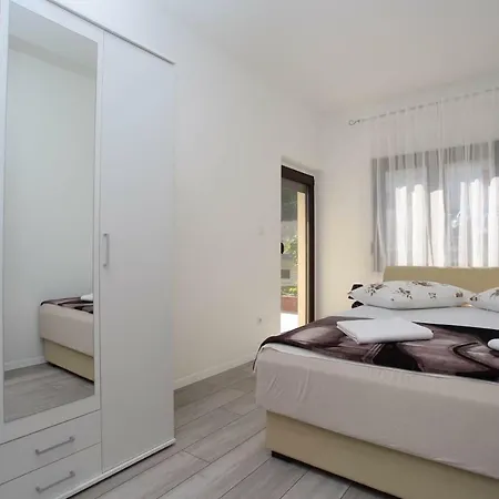 Apartman Mate *