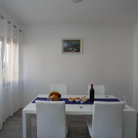 Mate Apartman